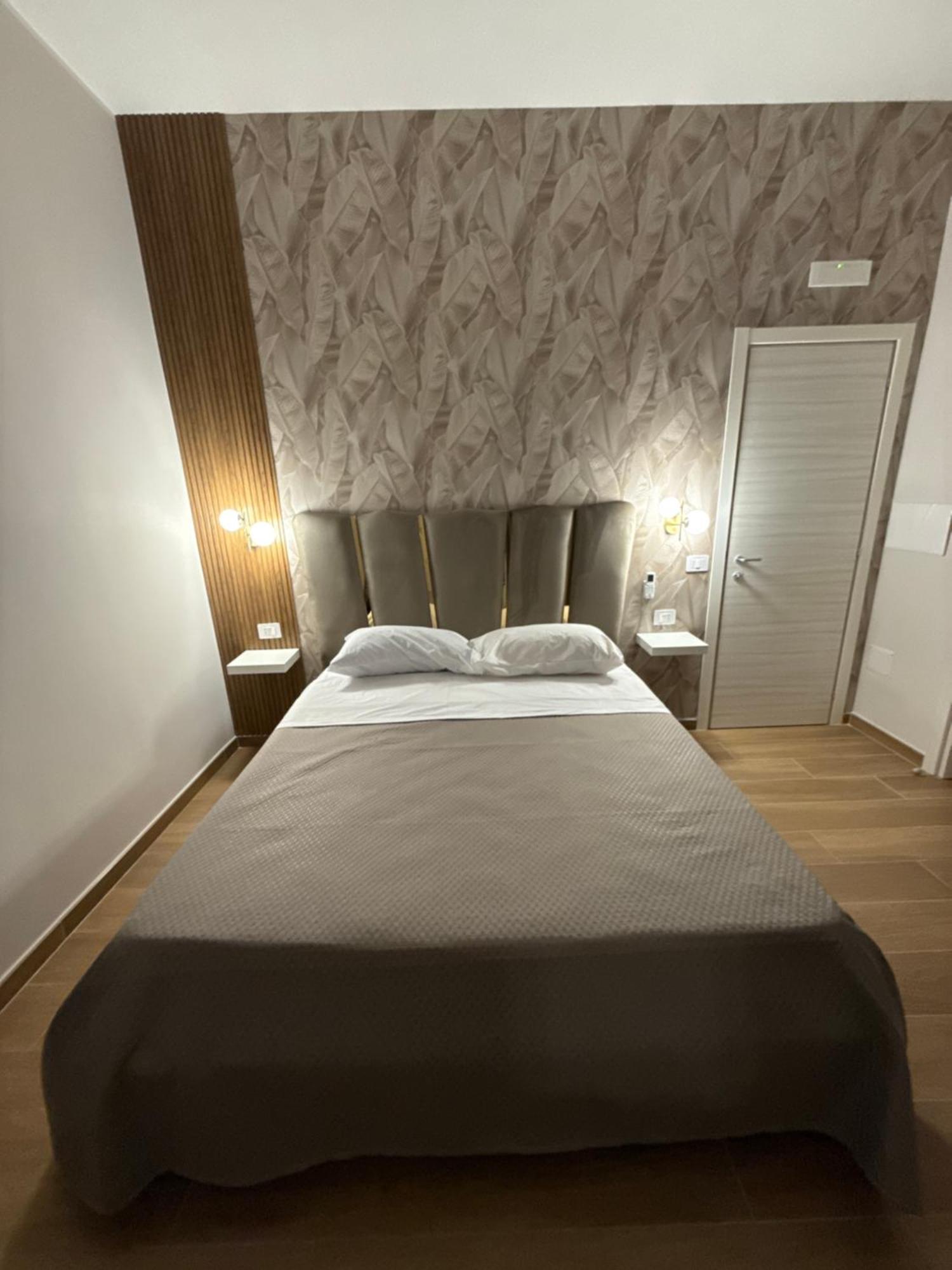 Il Regno Di Napoli Hotel Екстериор снимка