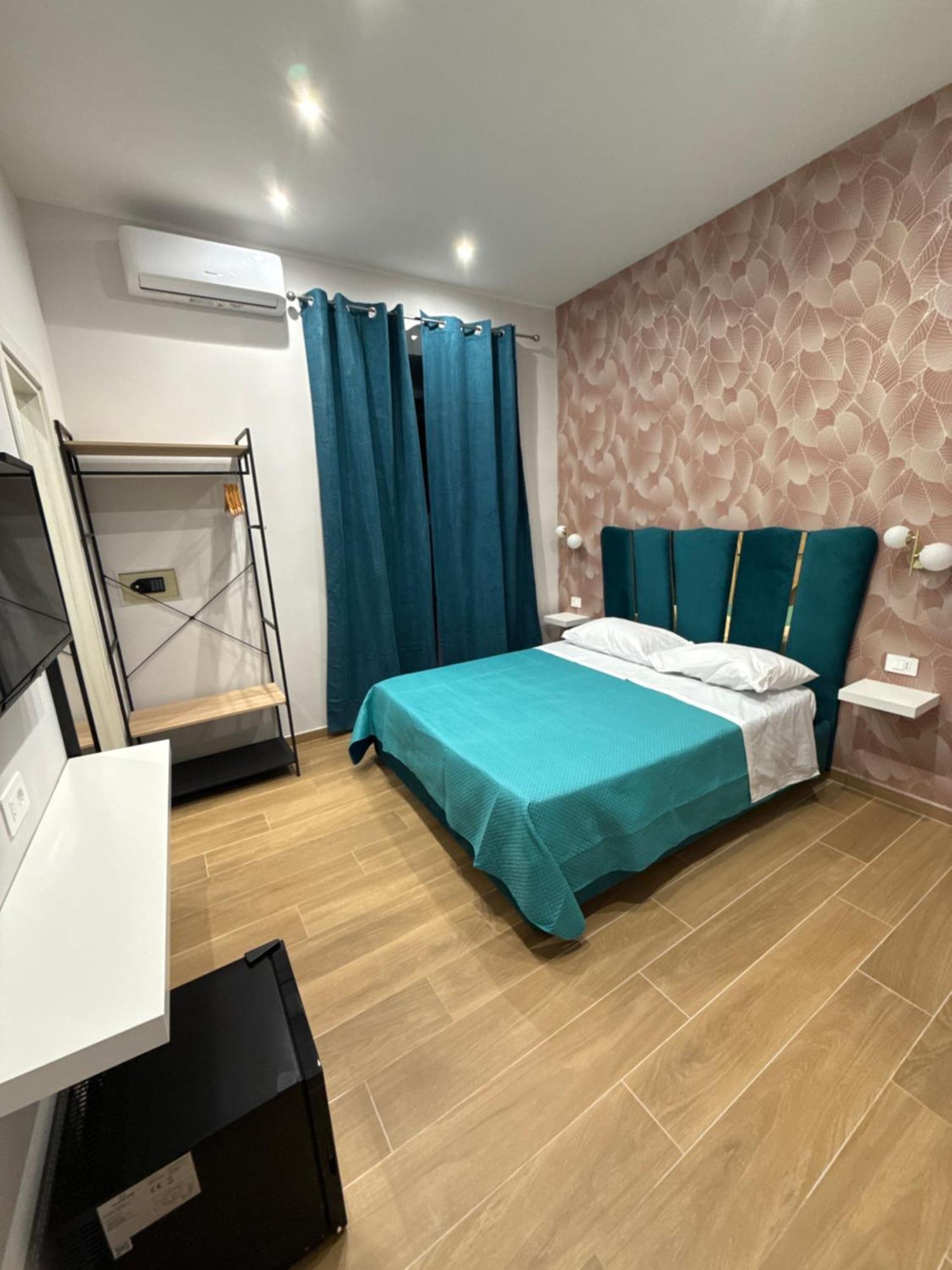 Il Regno Di Napoli Hotel Екстериор снимка